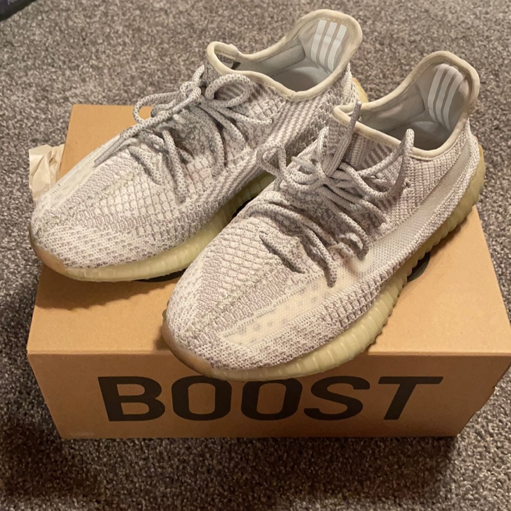 Yeezy boost 350 V2 in Yeshaya